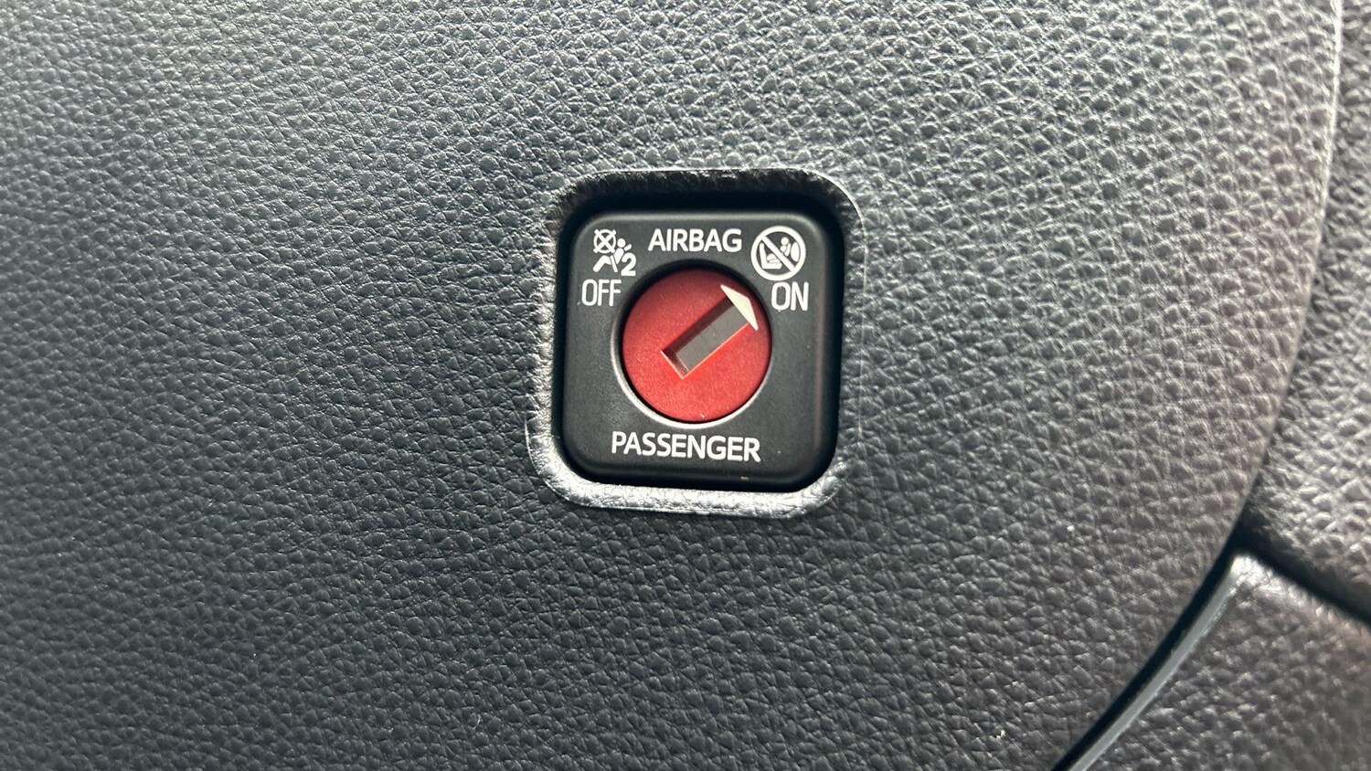 Used Toyota C-HR for sale - 77625754: Photo 44