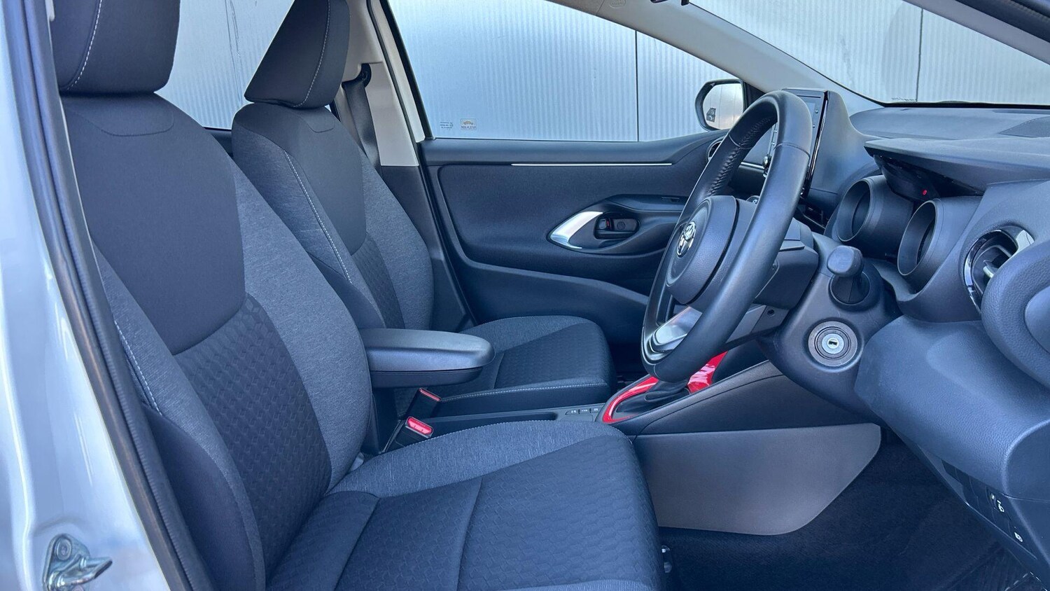 Used Toyota Yaris 2022 for sale - 77939425: Photo 15