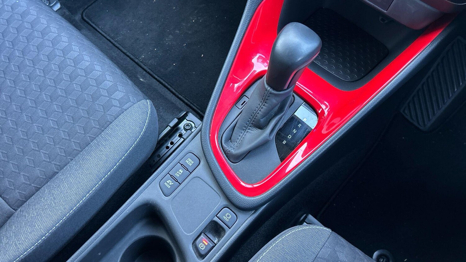 Used Toyota Yaris 2022 for sale - 77939425: Photo 30