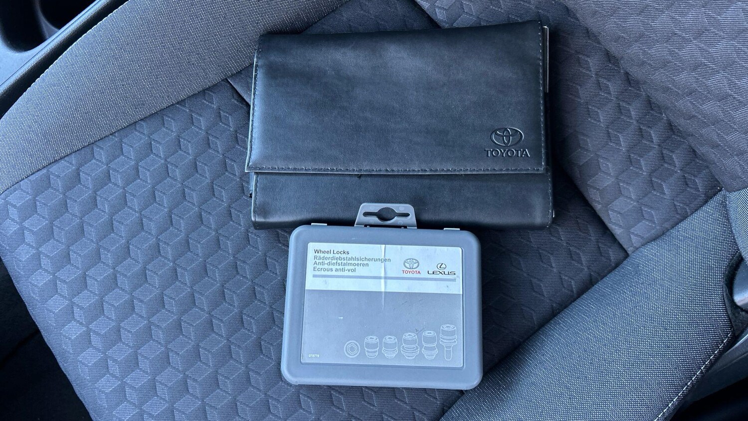 Used Toyota Yaris 2022 for sale - 77939425: Photo 41