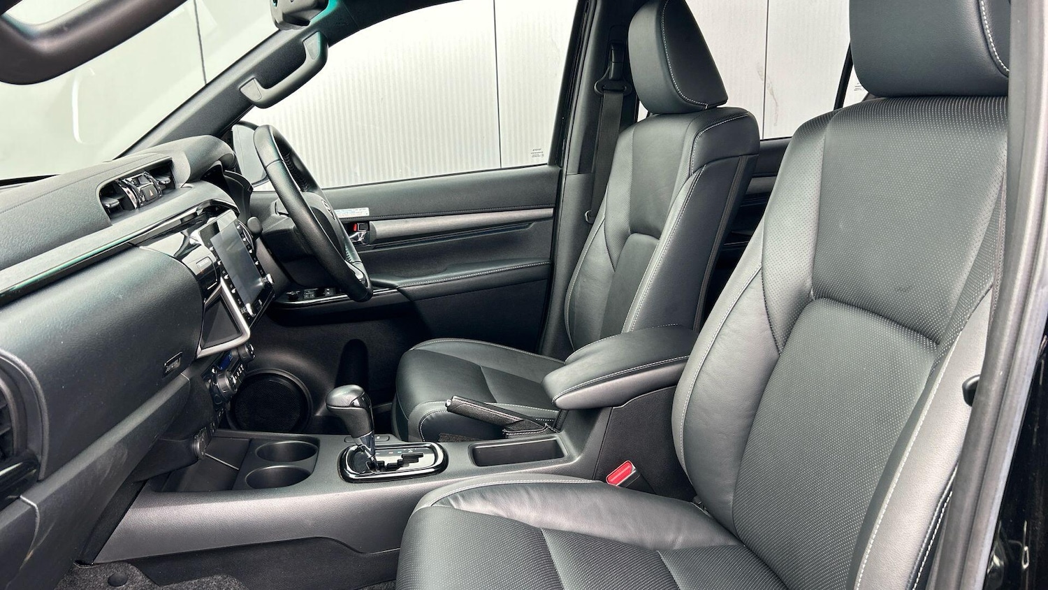 Used Toyota Hilux 2022 for sale - 77705329: Photo 14