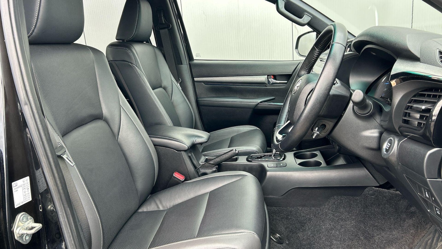 Used Toyota Hilux 2022 for sale - 77705329: Photo 15