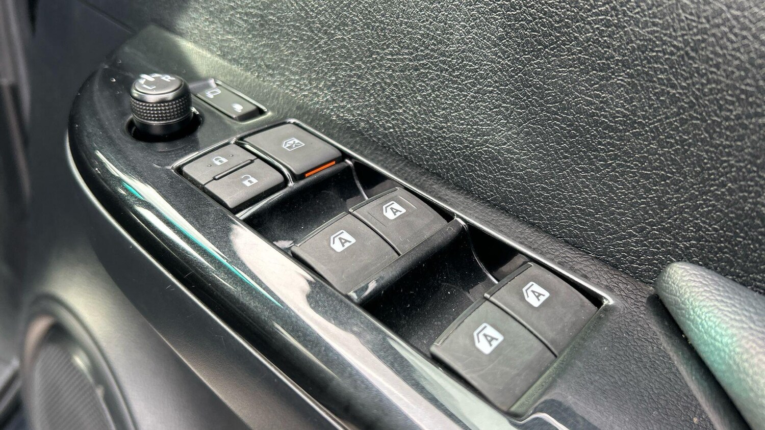 Used Toyota Hilux 2022 for sale - 77705329: Photo 34