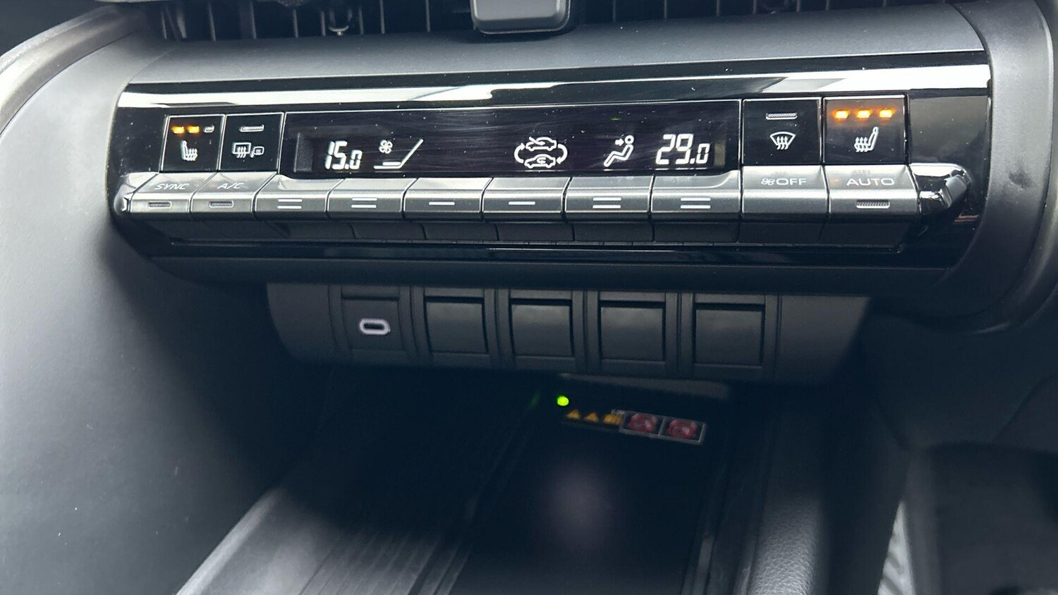 Used Toyota C-HR 2025 for sale - 77646711: Photo 30