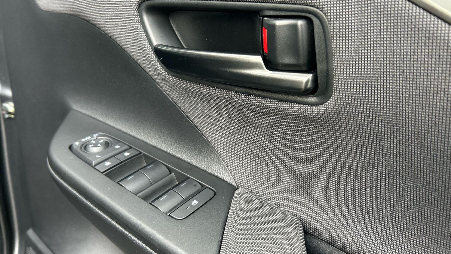 Used Toyota C-HR 2025 for sale - 77646711: Photo 41