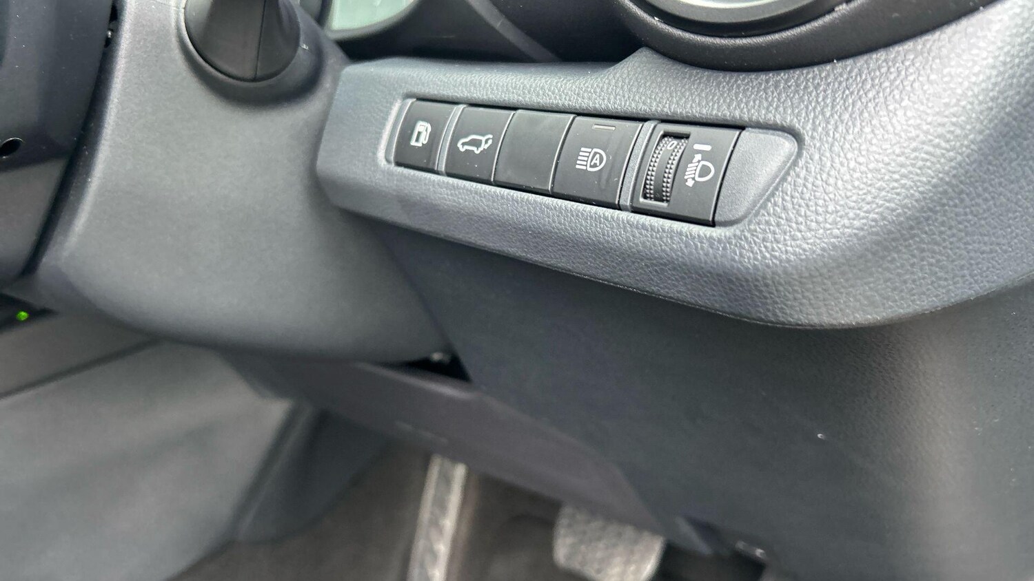 Used Toyota C-HR 2025 for sale - 77646711: Photo 42