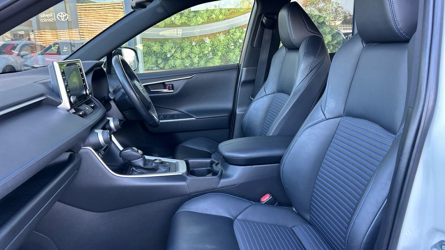 Used Toyota RAV4 2019 for sale - 76425835: Photo 16