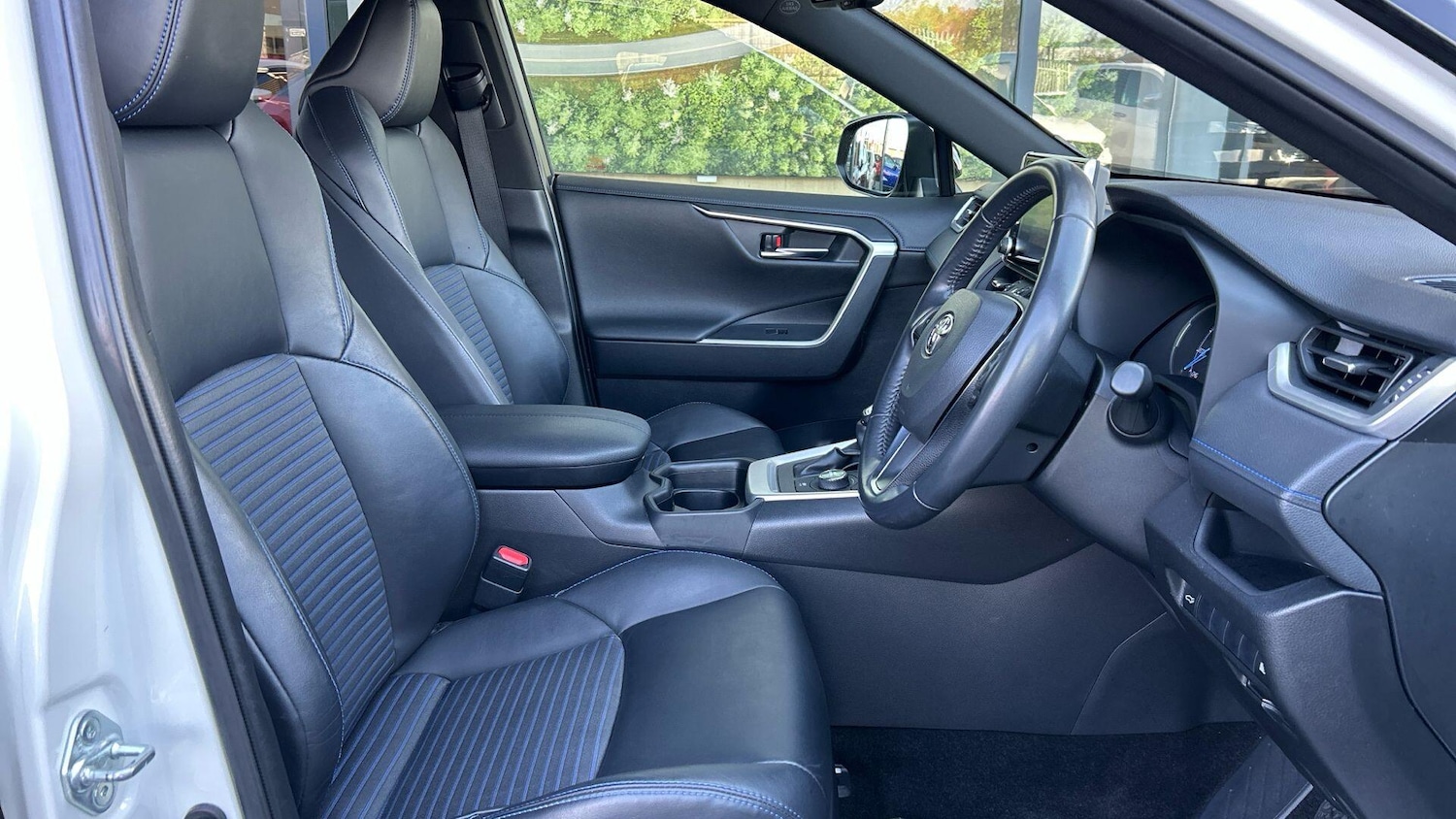 Used Toyota RAV4 2019 for sale - 76425835: Photo 17