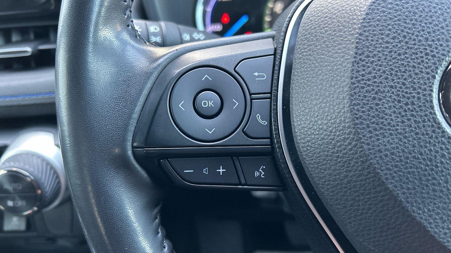 Used Toyota RAV4 2019 for sale - 76425835: Photo 37