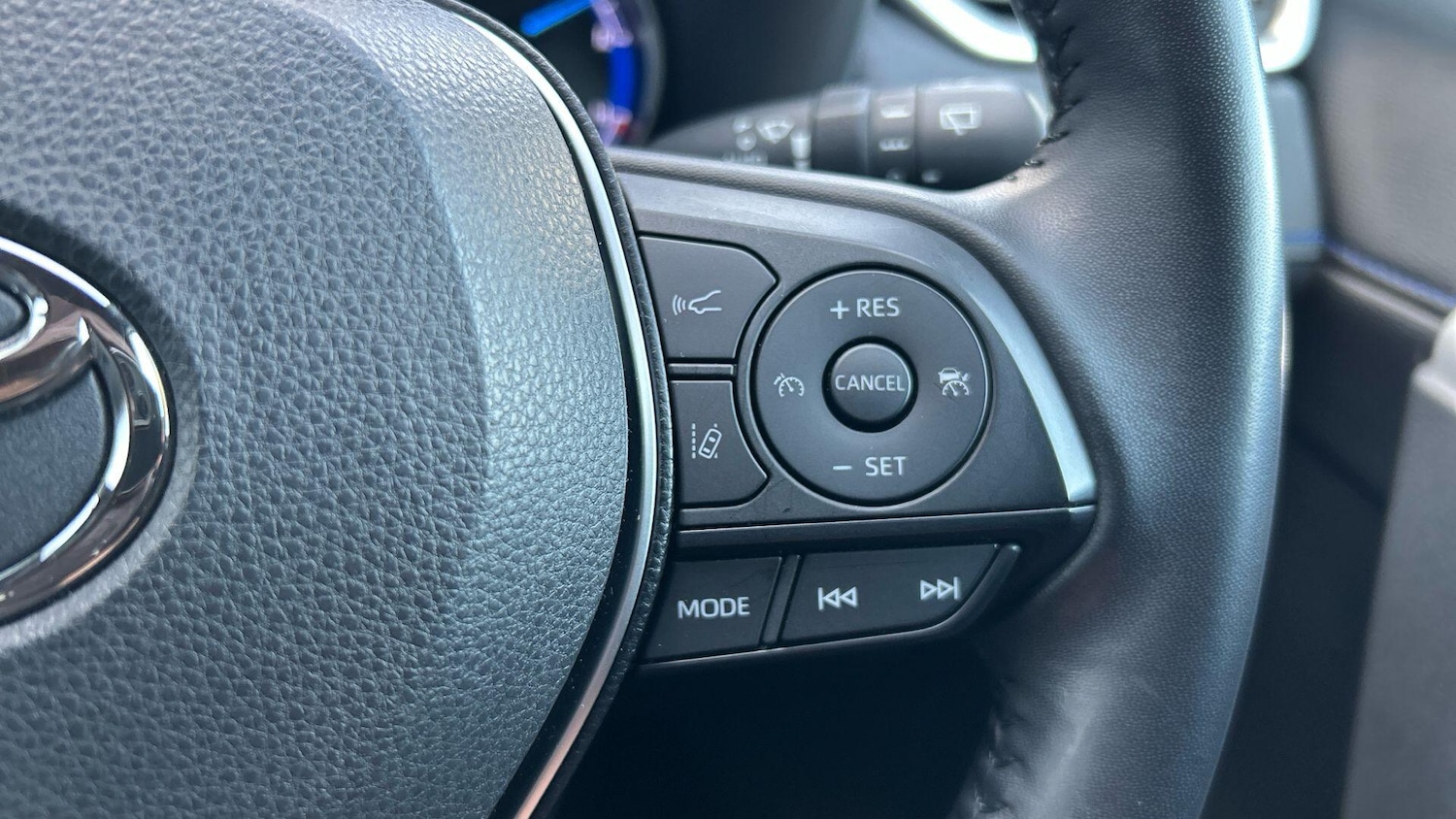 Used Toyota RAV4 2019 for sale - 76425835: Photo 38