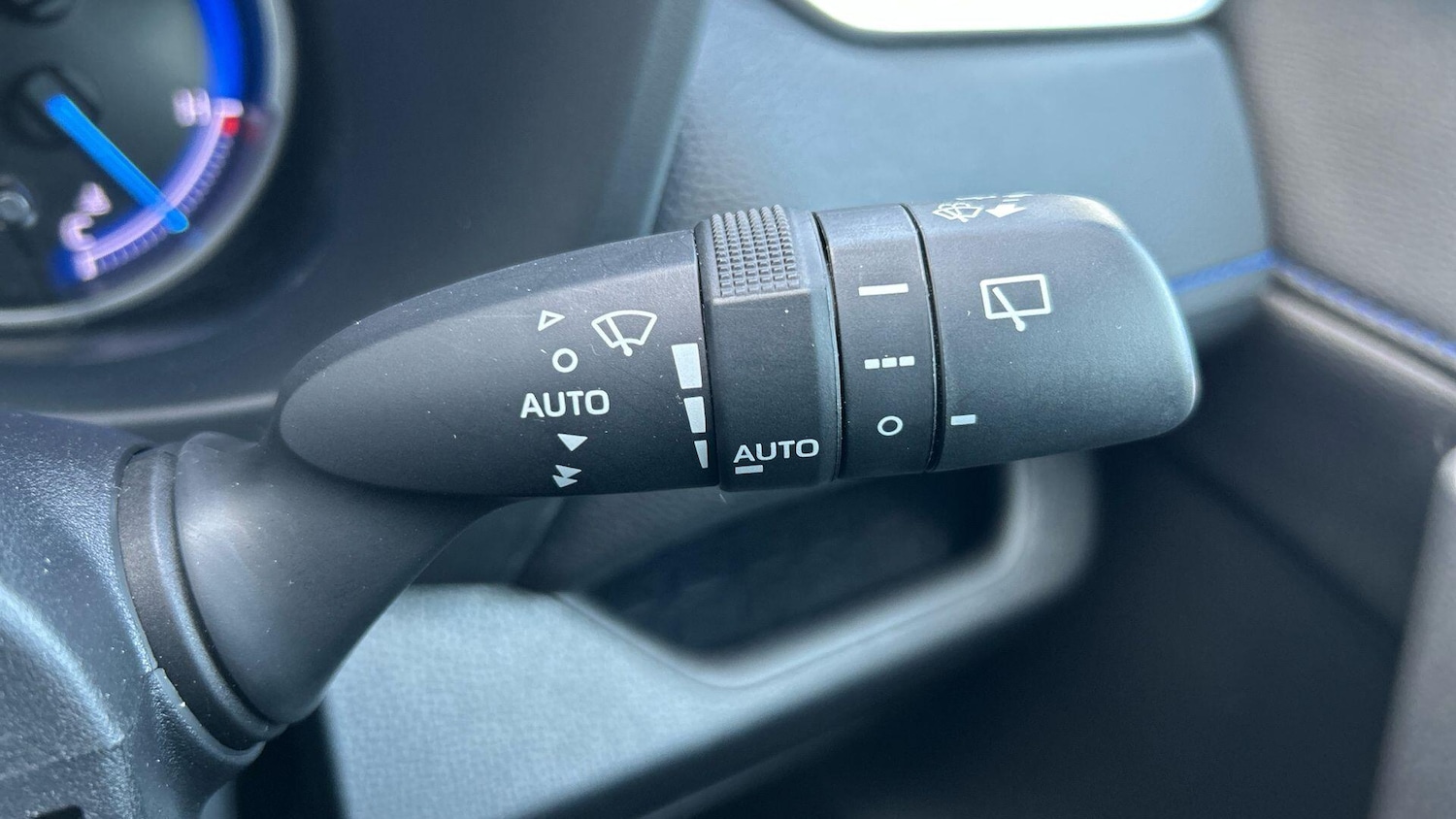 Used Toyota RAV4 2019 for sale - 76425835: Photo 39