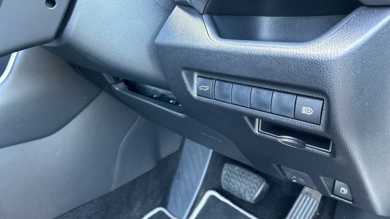 Used Toyota RAV4 2019 for sale - 76425835: Photo 43