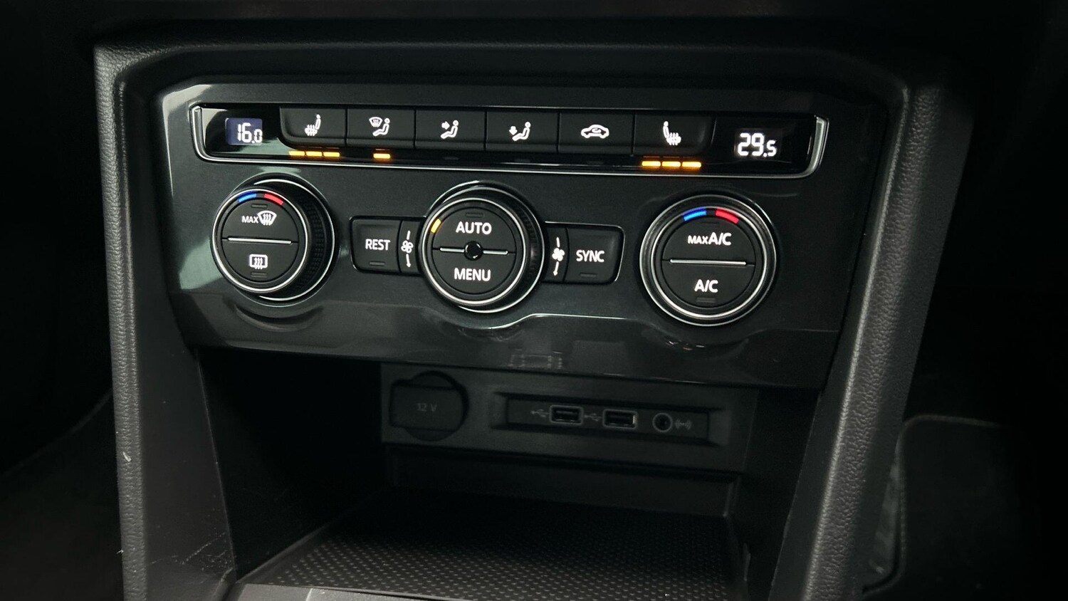 Used Volkswagen Tiguan 2019 for sale - 76886126: Photo 38