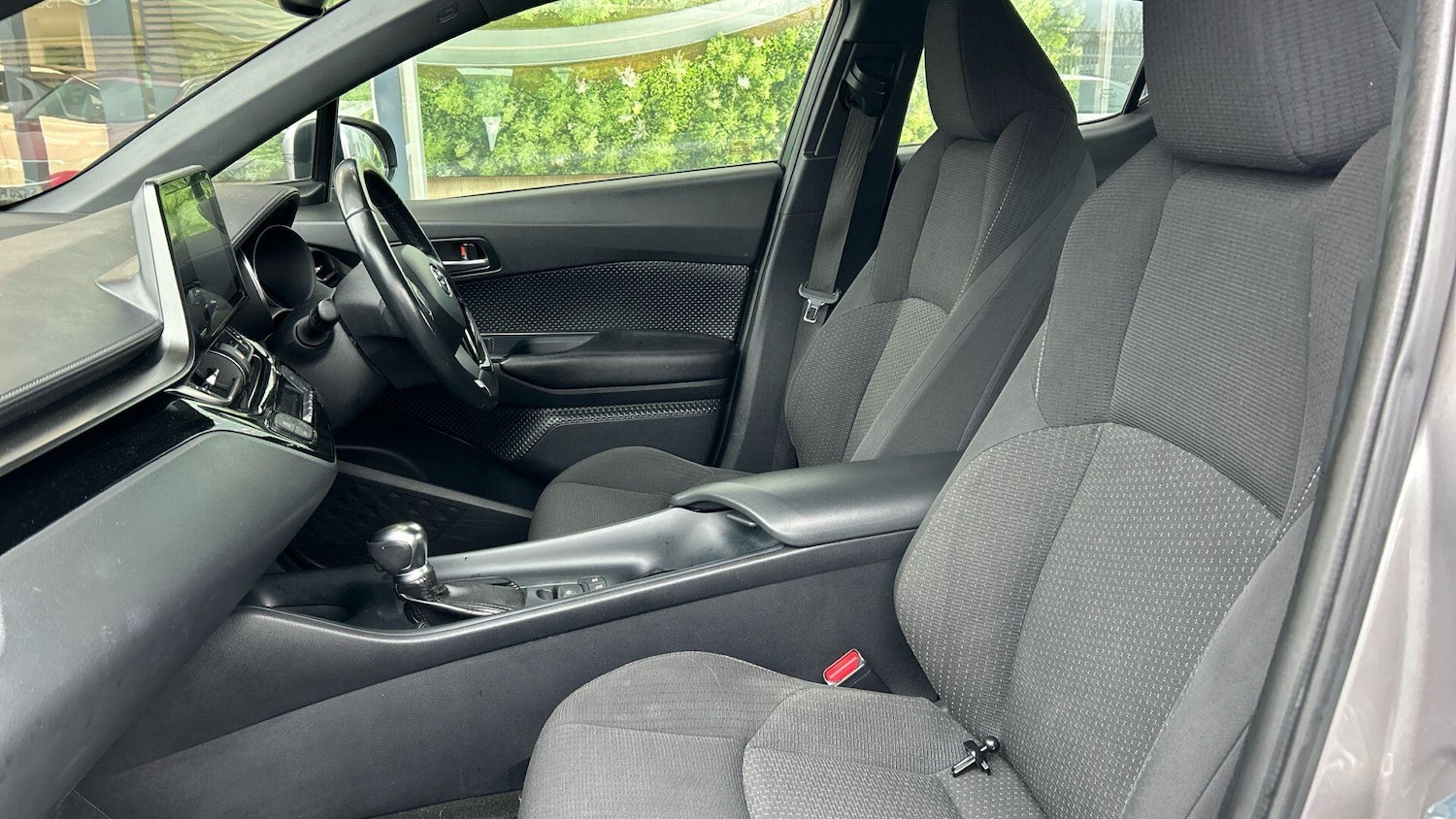 Used Toyota C-HR 2018 for sale - 76781821: Photo 14