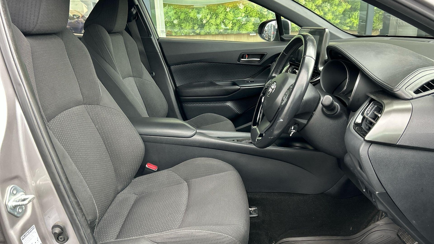 Used Toyota C-HR 2018 for sale - 76781821: Photo 15