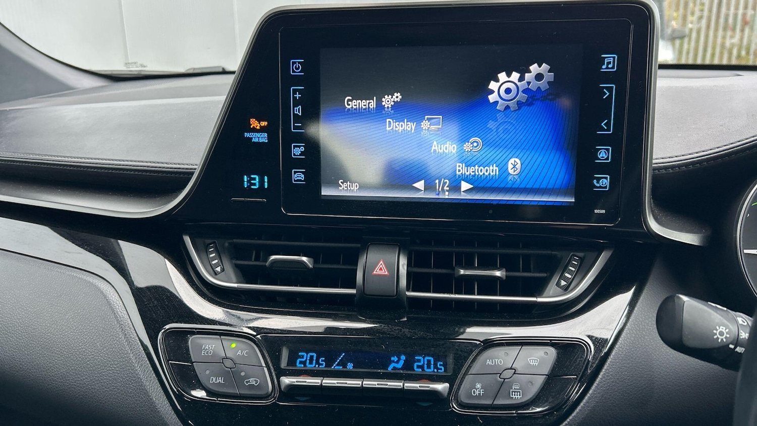 Used Toyota C-HR 2018 for sale - 76781821: Photo 25