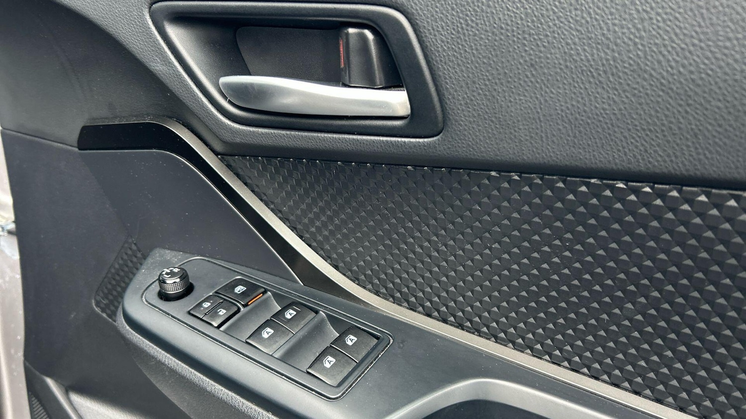 Used Toyota C-HR 2018 for sale - 76781821: Photo 34