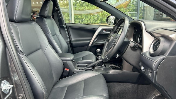 Used Toyota RAV4 2017 for sale - 76226887: Photo 17