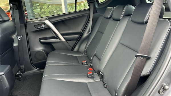 Used Toyota RAV4 2017 for sale - 76226887: Photo 19