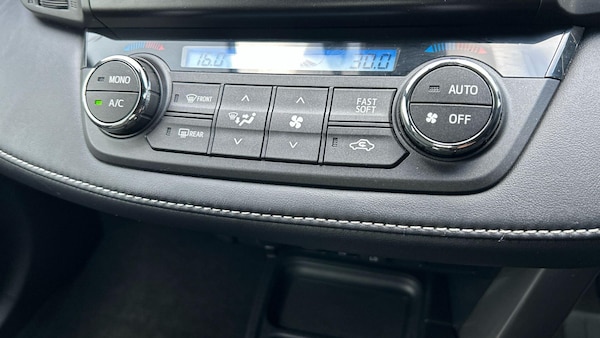 Used Toyota RAV4 2017 for sale - 76226887: Photo 34