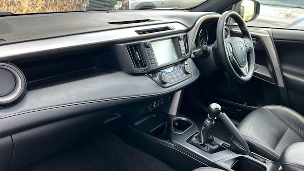 Used Toyota RAV4 2017 for sale - 76226887: Photo 43
