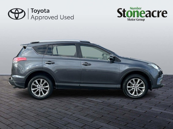 Used Toyota RAV4 2017 for sale - 76226887: Photo 4