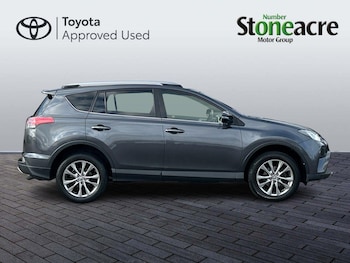 Used Toyota RAV4 2017 for sale - 76226887: Photo 4