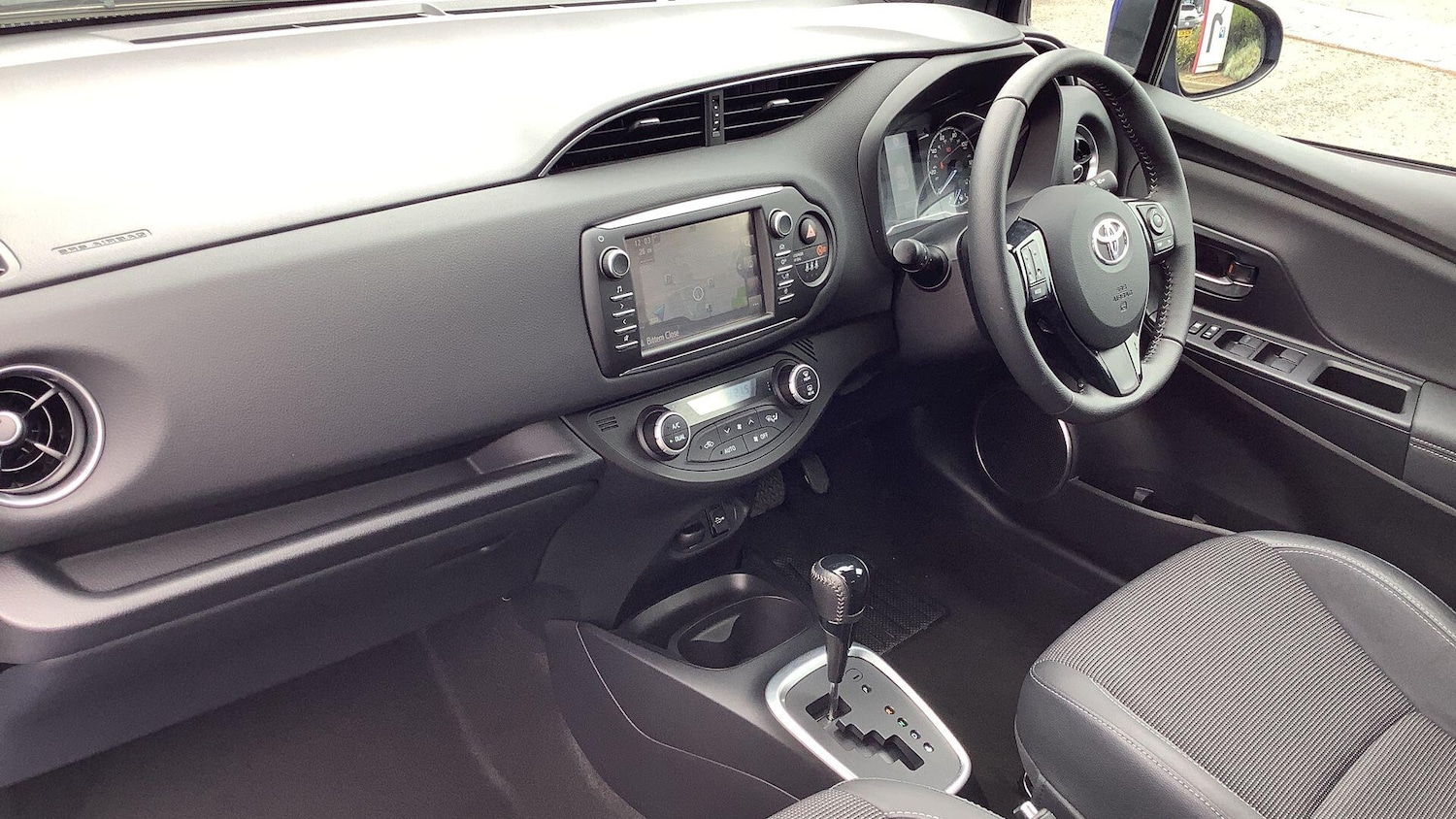 Used Toyota Yaris 2019 for sale - 78006378: Photo 35