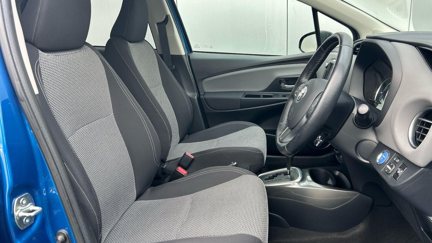 Used Toyota Yaris 2016 for sale - 77670668: Photo 15