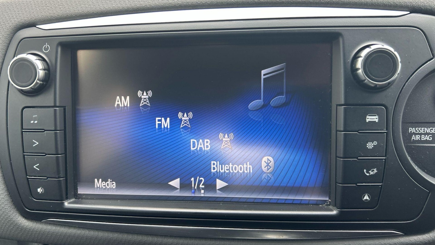 Used Toyota Yaris 2016 for sale - 77670668: Photo 25