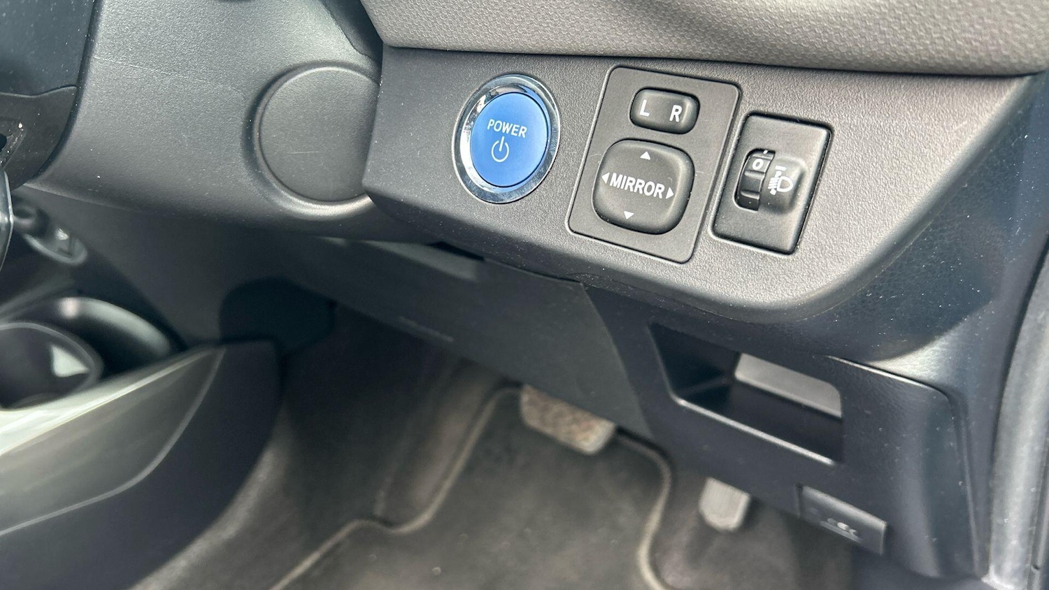 Used Toyota Yaris 2016 for sale - 77670668: Photo 37