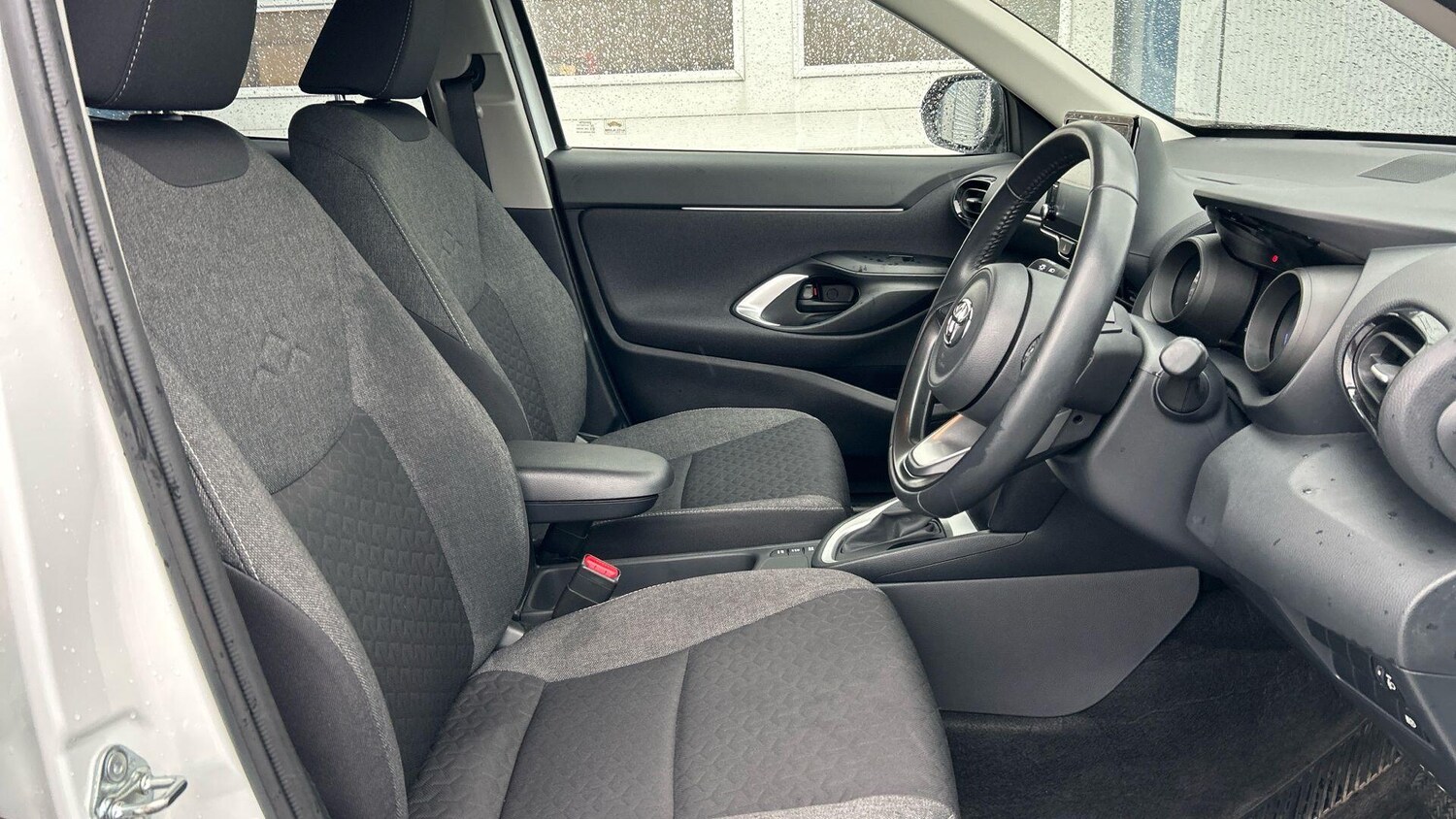 Used Toyota Yaris Cross 2023 for sale - 77939637: Photo 15