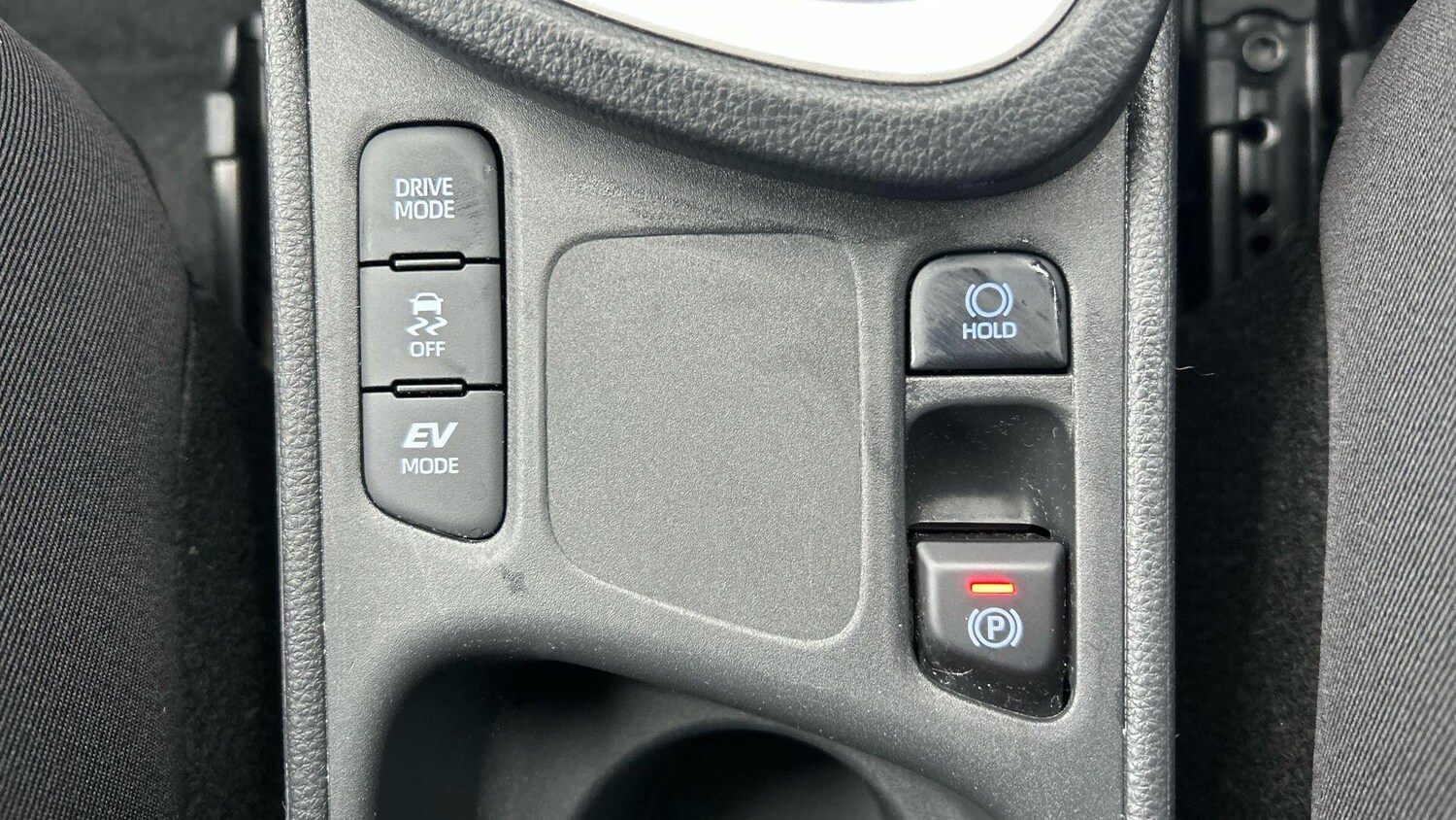 Used Toyota Yaris Cross 2023 for sale - 77939637: Photo 32