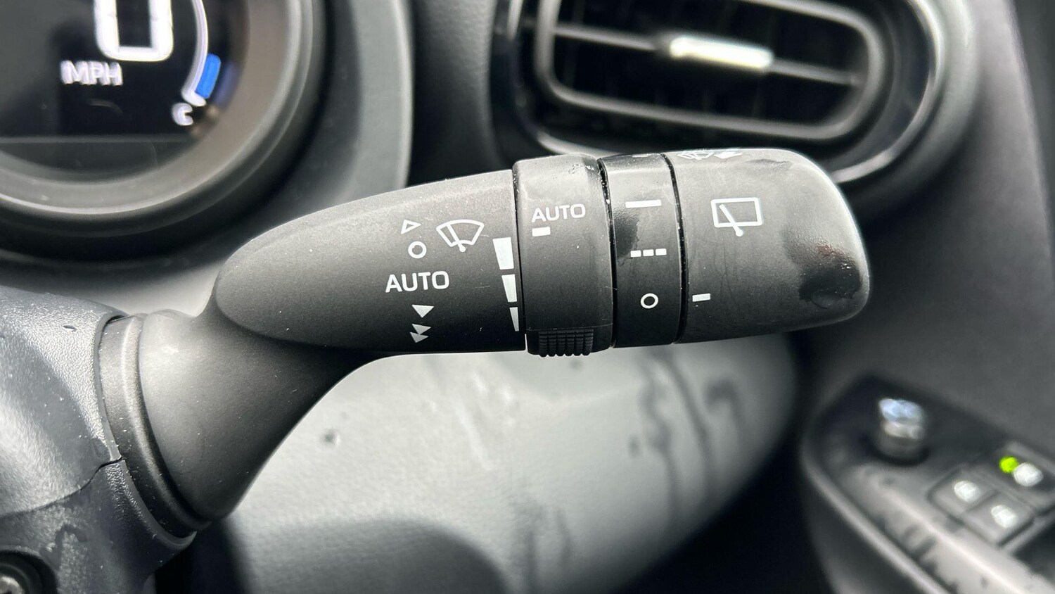 Used Toyota Yaris Cross 2023 for sale - 77939637: Photo 35