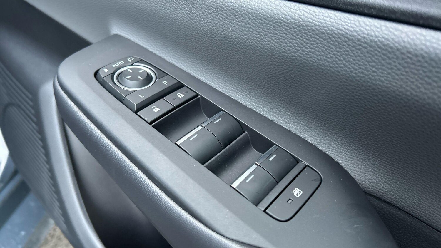 Used Toyota Prius for sale - 77768681: Photo 41