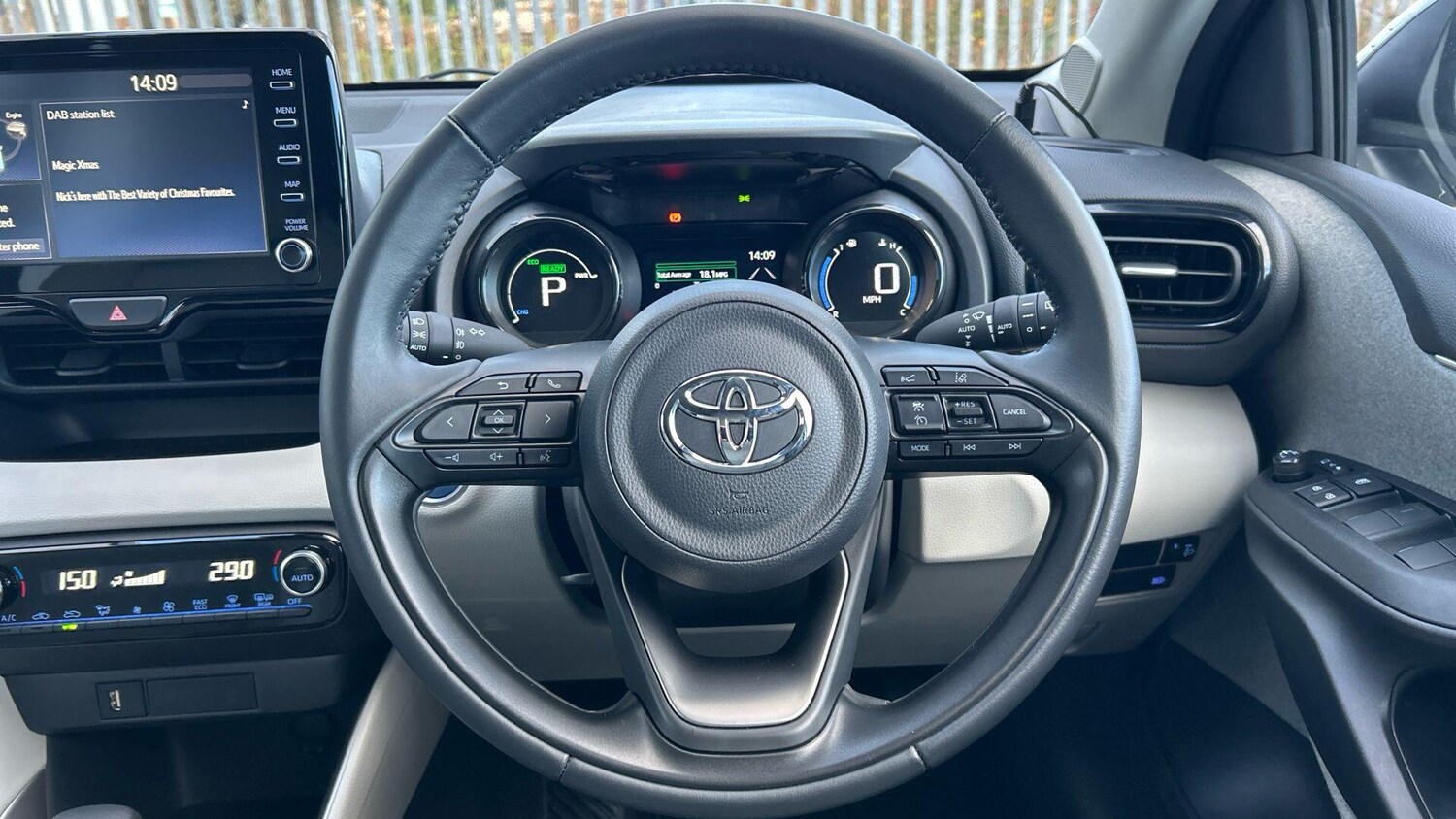 Used Toyota Yaris 2022 for sale - 77723243: Photo 12