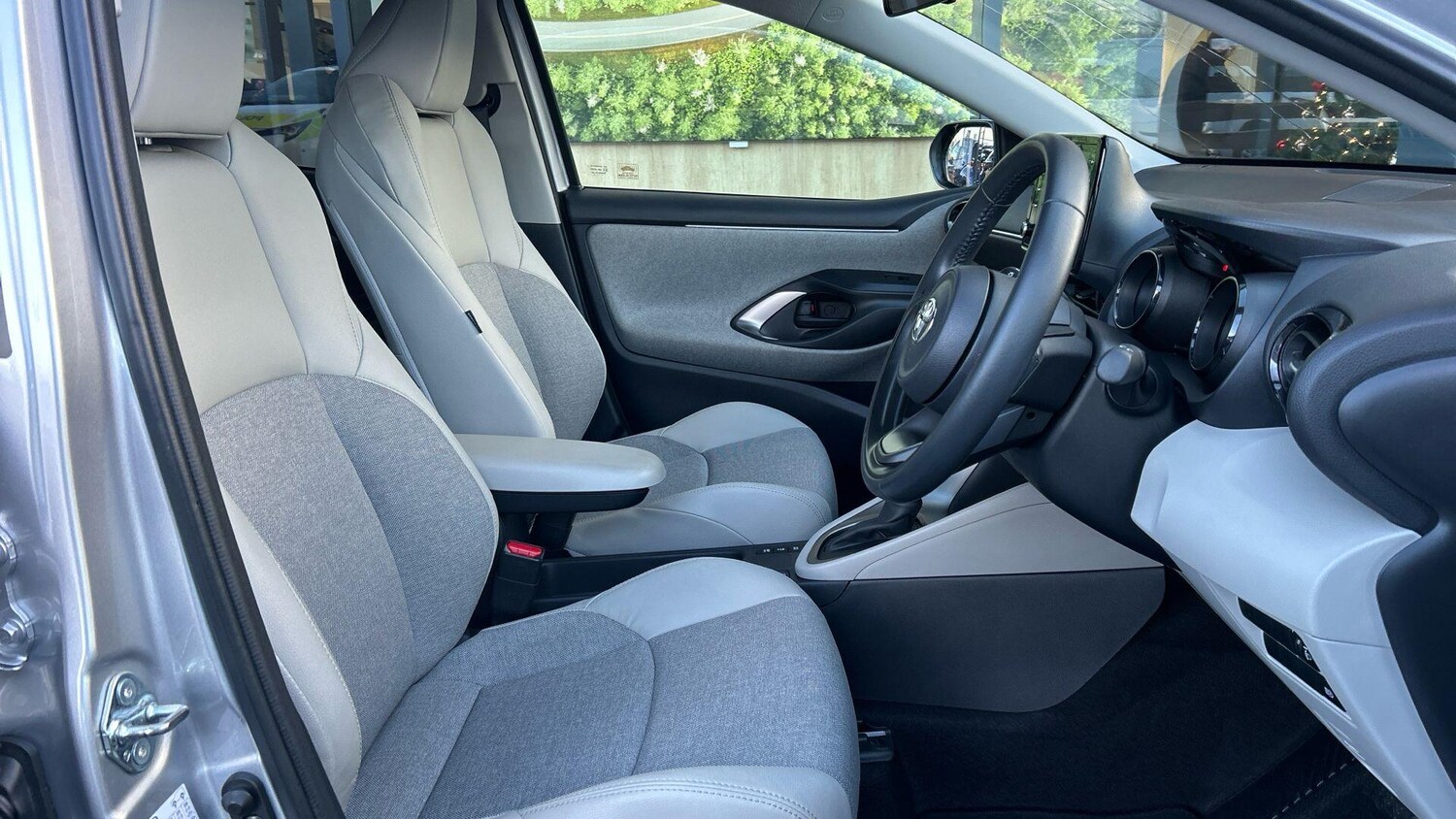 Used Toyota Yaris 2022 for sale - 77723243: Photo 15