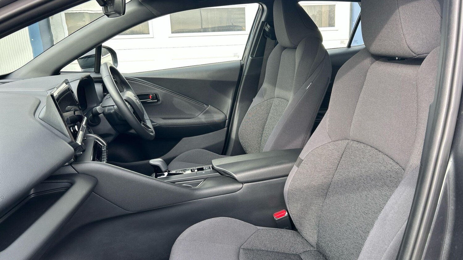 Used Toyota C-HR 2024 for sale - 76370815: Photo 16