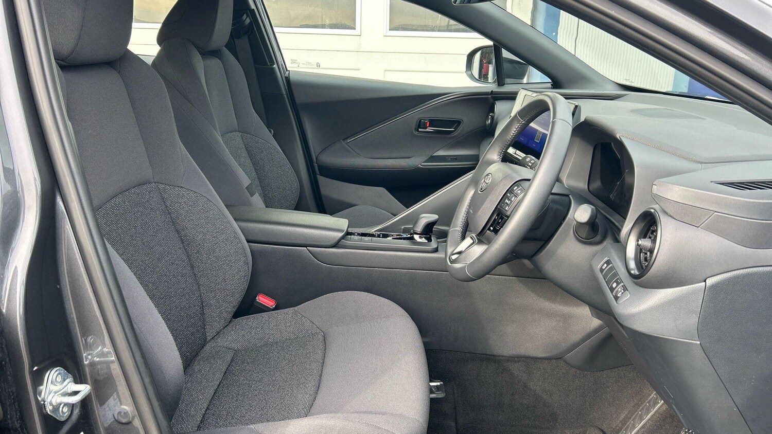 Used Toyota C-HR 2024 for sale - 76370815: Photo 17