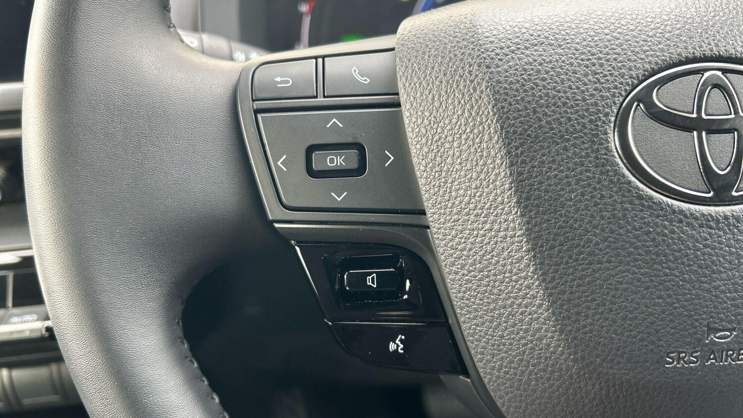 Used Toyota C-HR 2024 for sale - 76370815: Photo 35