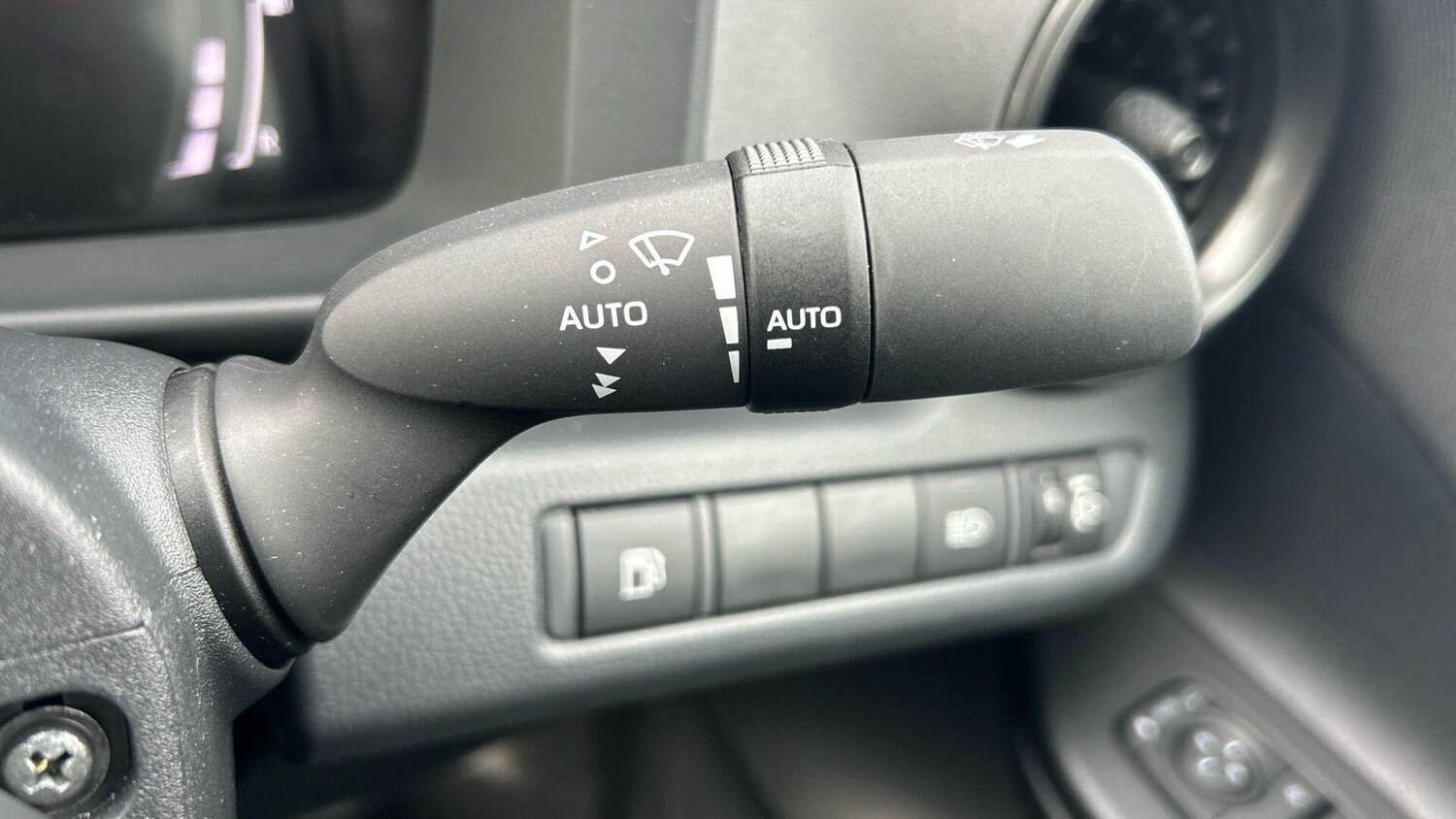 Used Toyota C-HR 2024 for sale - 76370815: Photo 37