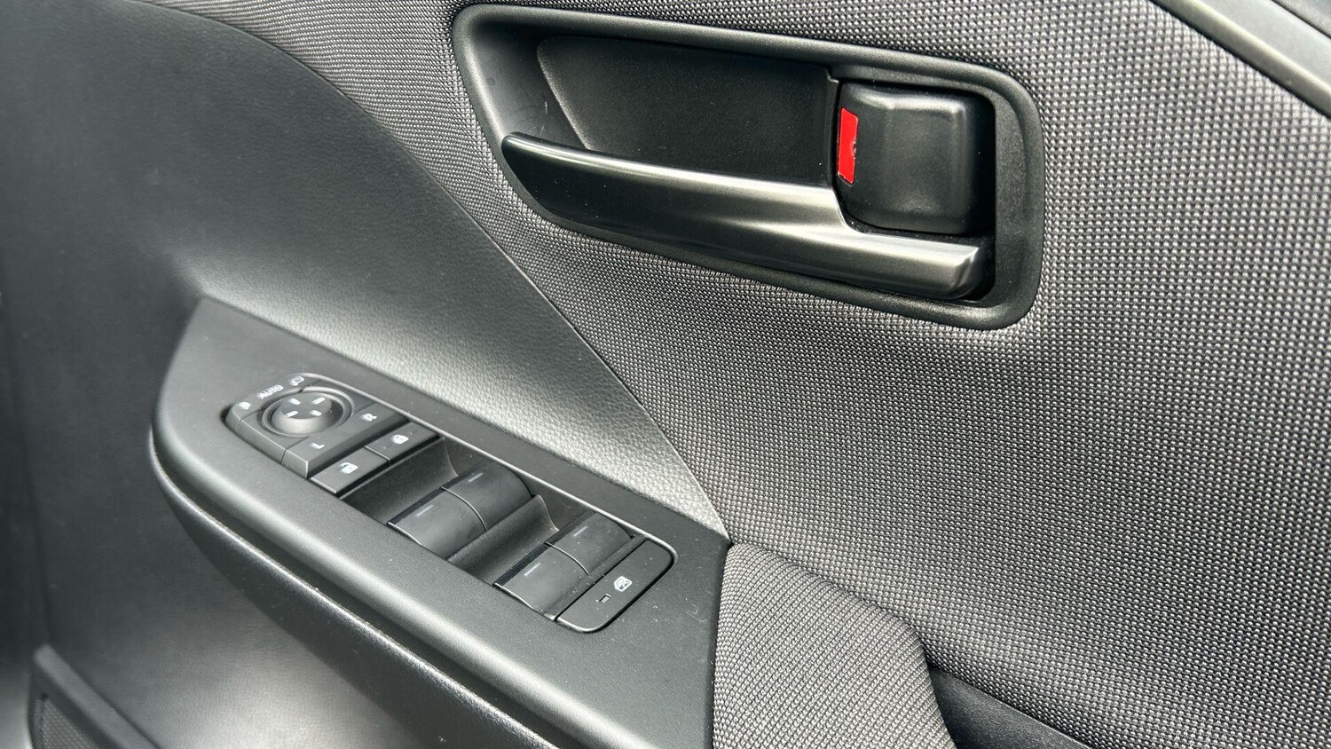 Used Toyota C-HR 2024 for sale - 76370815: Photo 39