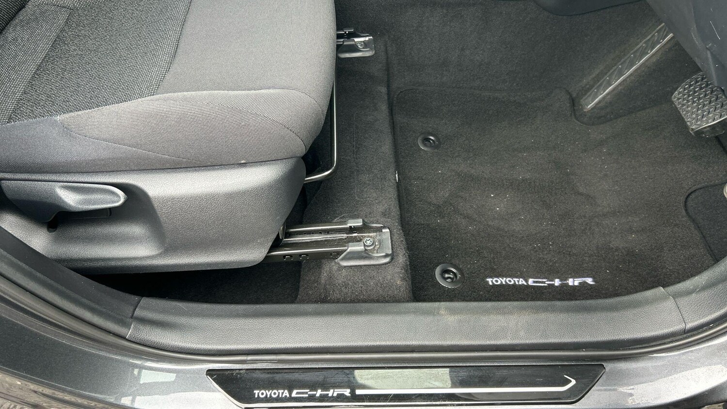 Used Toyota C-HR 2024 for sale - 76370815: Photo 41