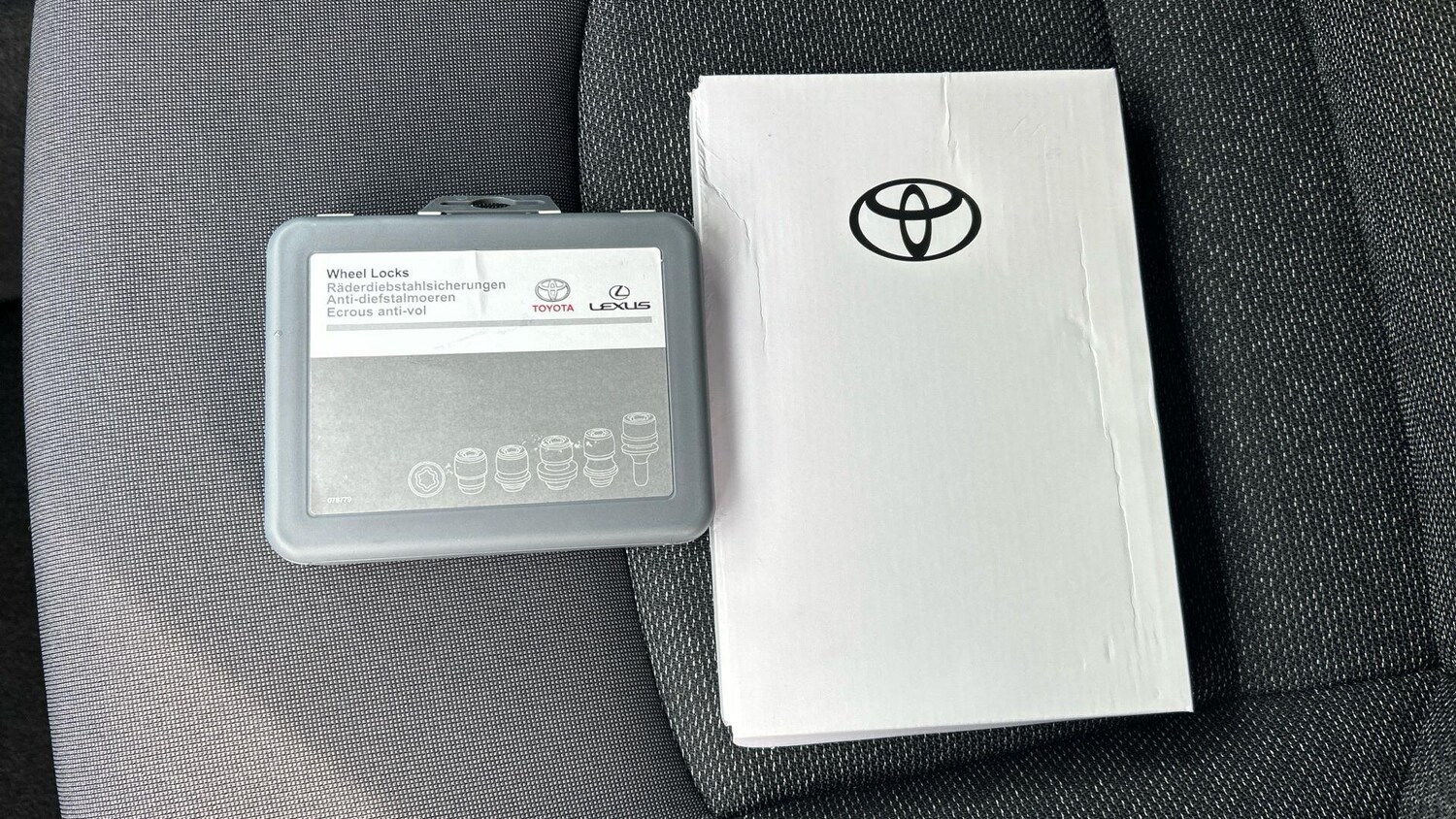 Used Toyota C-HR 2024 for sale - 76370815: Photo 44