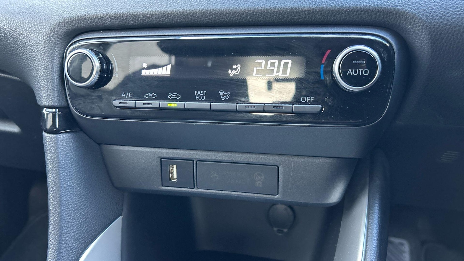 Used Toyota Yaris for sale - 78116510: Photo 31