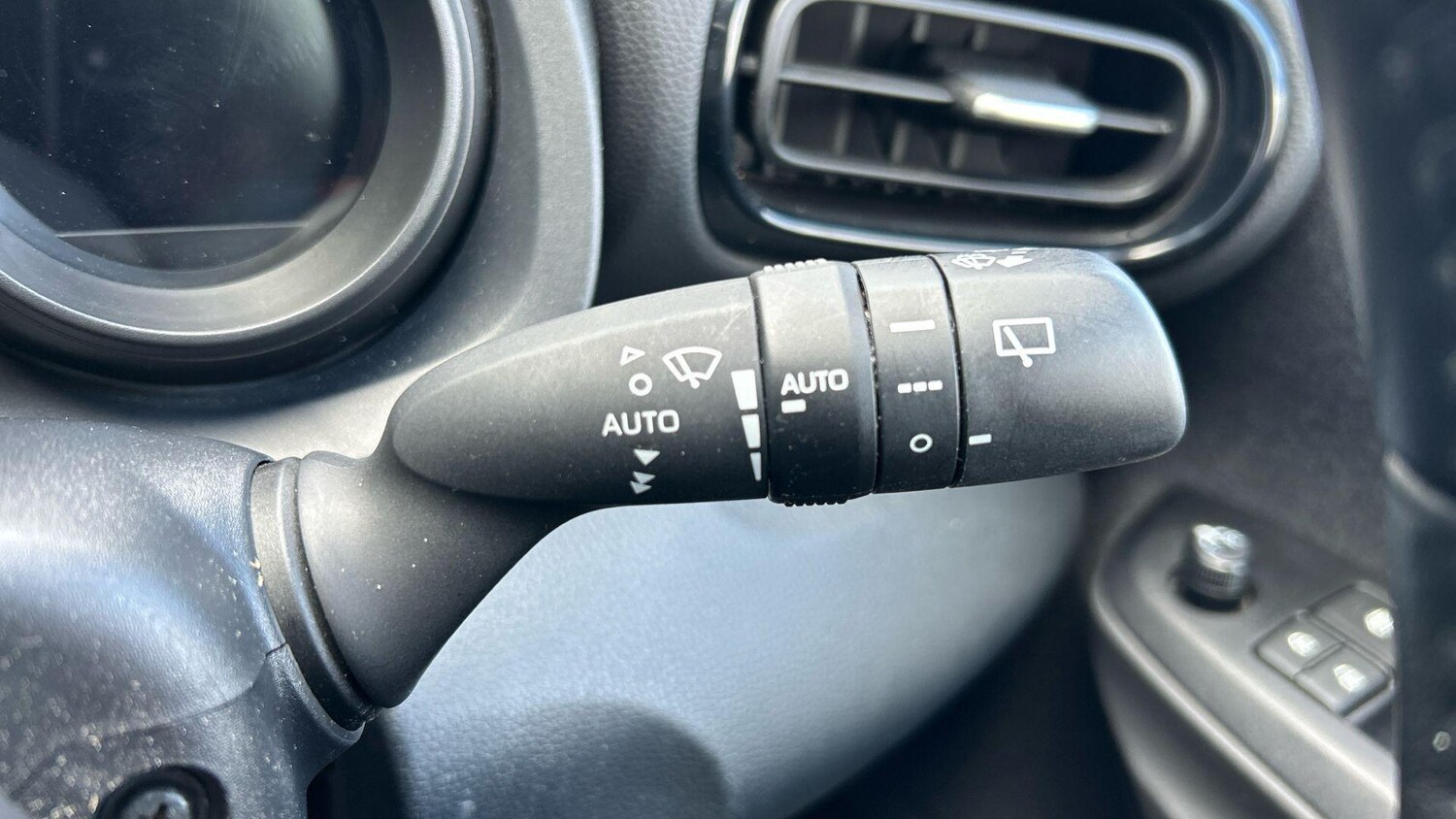 Used Toyota Yaris for sale - 78116510: Photo 37