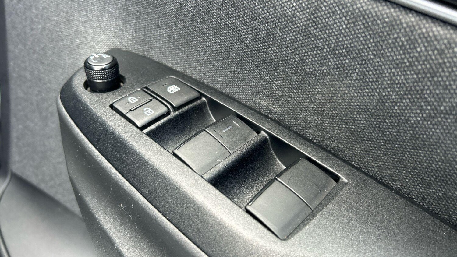 Used Toyota Yaris for sale - 78116510: Photo 38