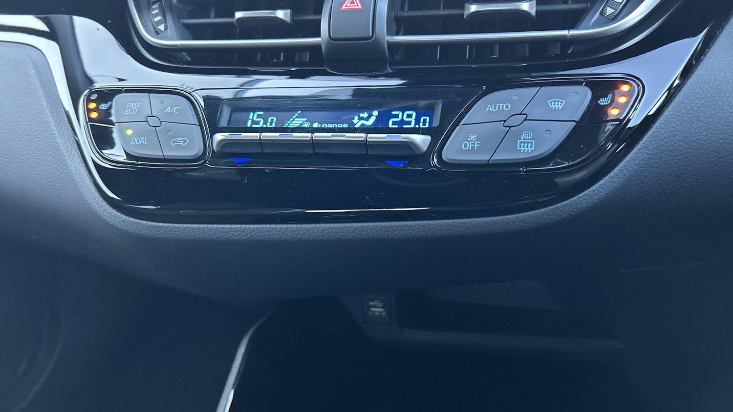 Used Toyota C-HR 2023 for sale - 76824736: Photo 29