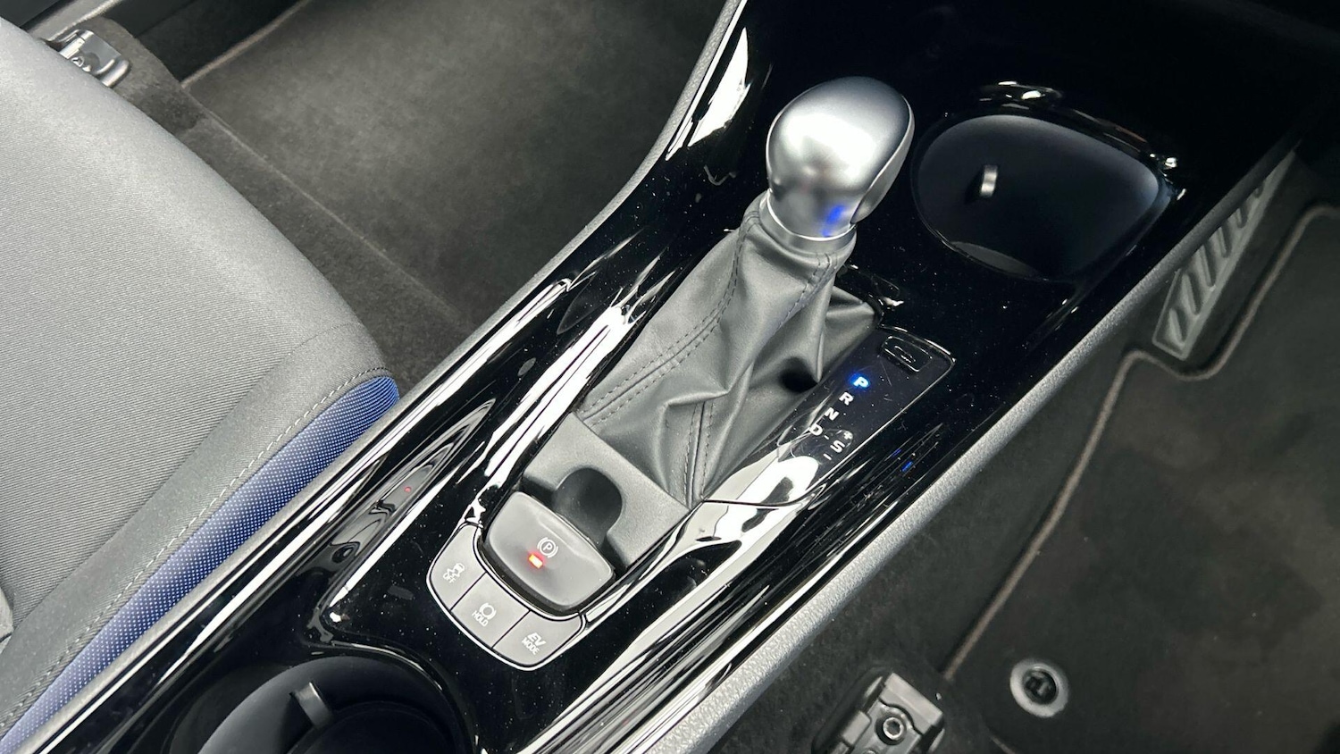 Used Toyota C-HR 2020 for sale - 76886150: Photo 30