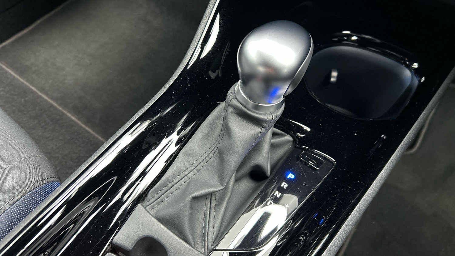 Used Toyota C-HR 2020 for sale - 76886150: Photo 31